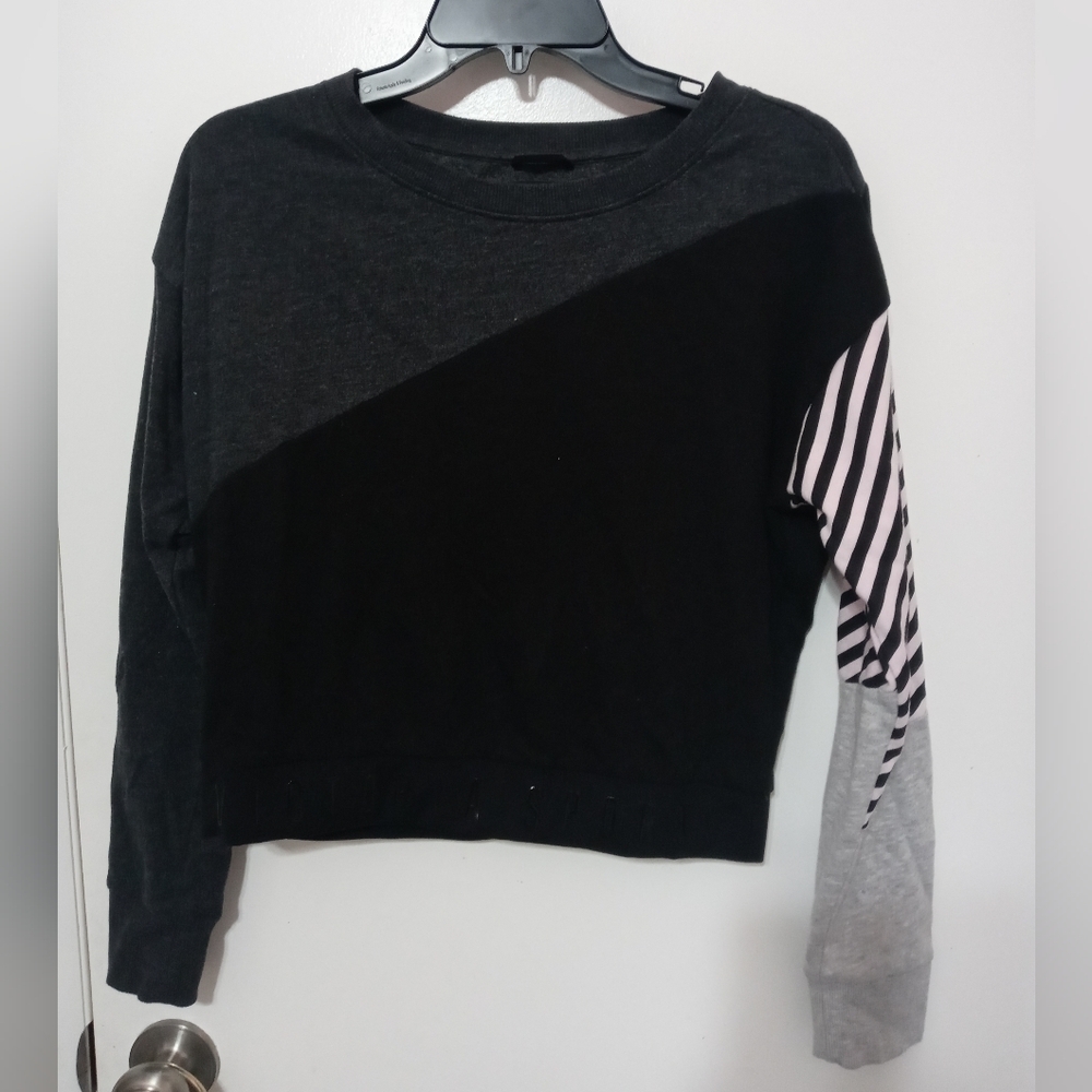 Victoria Sport Long Sleeve Cropped Sweatshirt Contrasting Pattern Small